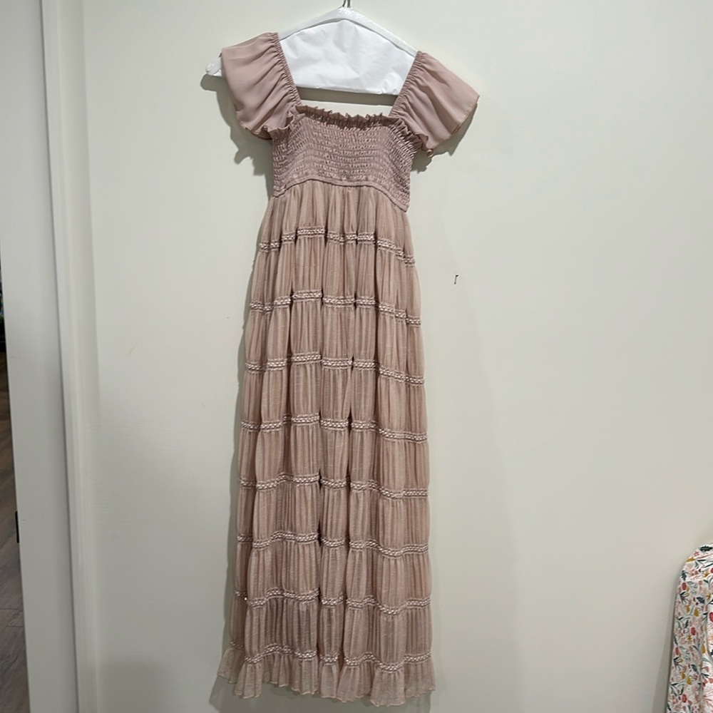 Indie Blue Mirabella chiffon dress in soft pink. Size 8 youth